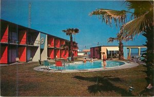 Texas Galveston Swimming Pool Mariner Motel Mid Century 1950s Postcard 22-4361