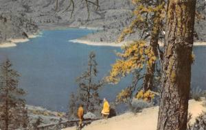 WA, Washington   OMAK LAKE~Couple on Banks  OKANOGAN CO  Union 76 Oil Postcard