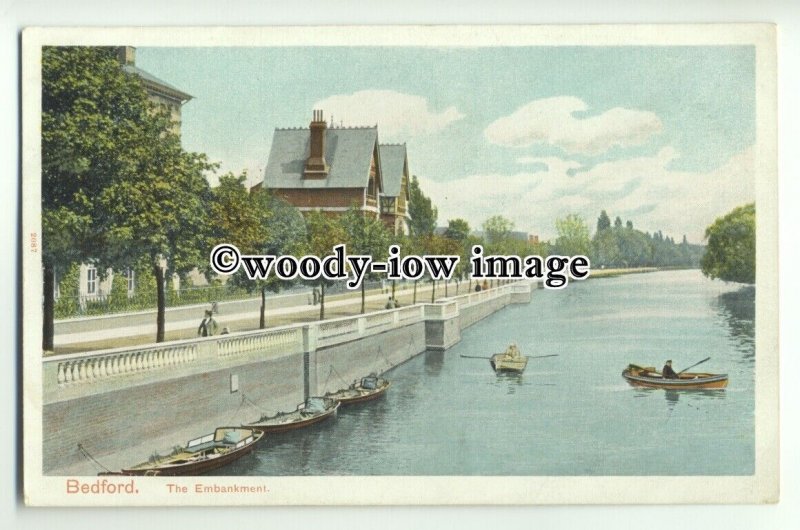 tp9286 - Beds - Row Boats off the Embankment, on River Ouse, Bedford - Postcard