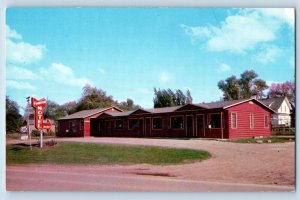 Indianola Iowa Postcard Frontier Motel Highway Exterior Building c1960 Vintage