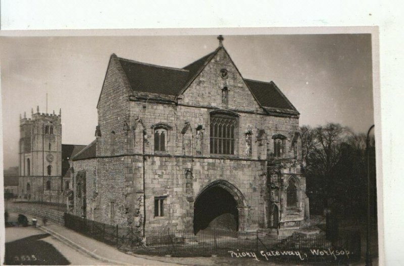 Nottinghamshire Postcard - Priory Gateway - Worksop - Real Photo - Ref 11036A