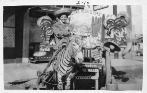 J25/ Foreign Postcard c1910 Tijuana Mexico Tourist Zebra Hats 126