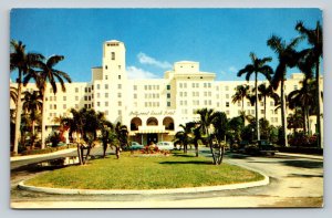 Hollywood Beach Hotel in FLORIDA Classic Cars Parked Vintage Postcard 0848
