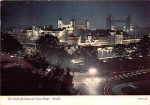 B87745 the tower of london and tower bridge floodlit uk