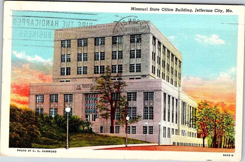 Postcard BUILDING SCENE Jefferson City Missouri MO AK5583