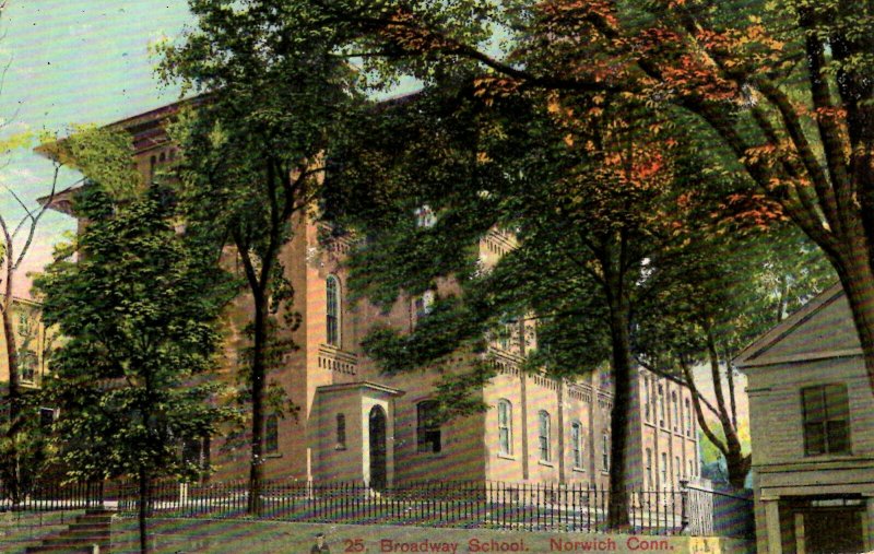 Norwich, Connecticut - A view of the Broadway School - c1908