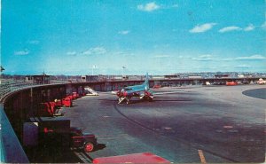 Colorpicture Souvenir Boston Massachusetts Logan Airport 1950s Postcard 21-1985