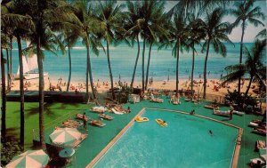 Postcard BEACH SCENE Honolulu Hawaii HI AM9506