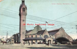 MA, Worcester, Massachusetts, Union Railroad Station, Entrance, Metro News Pub