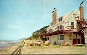 Postcard Hills Billows Motel U.S. 101 and 17th in Lincoln City, Oregon