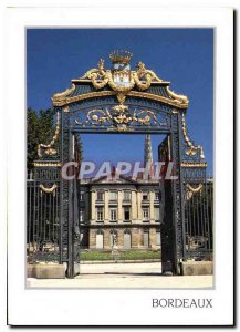 Modern Postcard Bordeaux Gironde The entrance to the gardens of City Hall