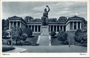 postcard Germany Munich Bavaria statue