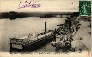 CPA ROANNE Vue panoramique sur la Loire etnle Pont du Chemin de Fer (339179)