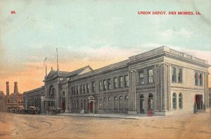 DES MOINES IOWA~LOT OF 5 1910s POSTCARDS~DEPOT-SPIRES-POST OFFICE-CAPITOL-COURT