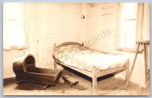 K16/ Saunderstown Rhode Island RPPC Postcard Interior Gilbert Stuart120