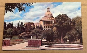 VINTAGE POSTCARD UNUSED - PROVINCIAL PARLIMENT BLDGS., EDMONTON, ALBERTA, CANADA