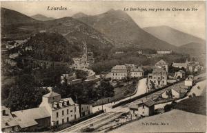 CPA LOURDES La Basilique vue prise du Chemin de fer (415212)