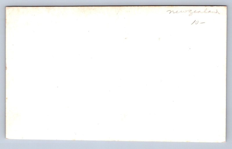 K8/ New Zealand Foreign RPPC Postcard c1940s Geyser Flat Whakarewarewa 153