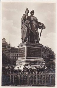 Schweiz Geneve Monument National Photo