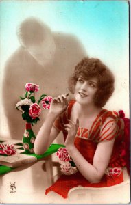 Romantic CoupleVintage RPPC B200