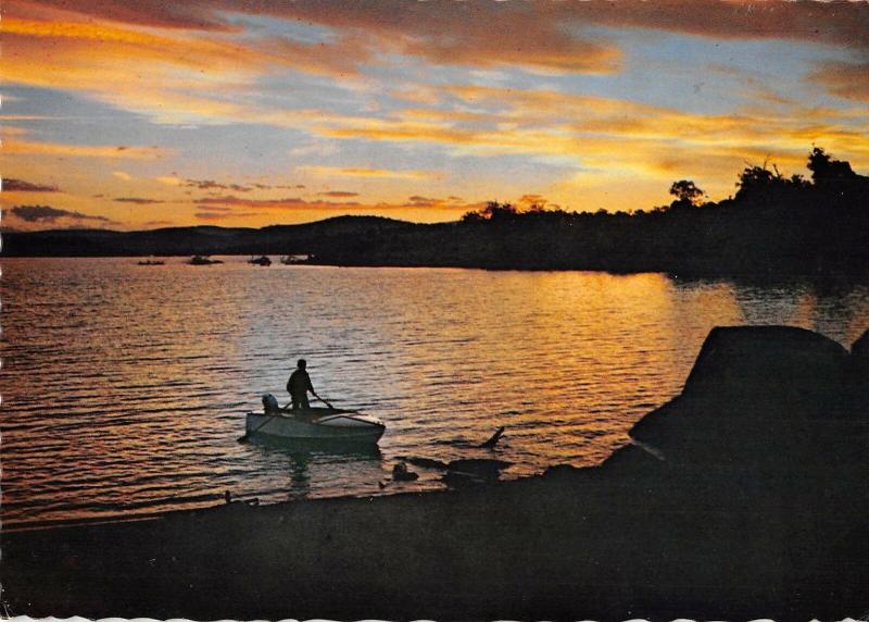 BR101924 the snowy mountains region lake eucumbene  by night   australia