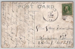 Romantic Valentine Couple A Token Of Affection Postcard B40