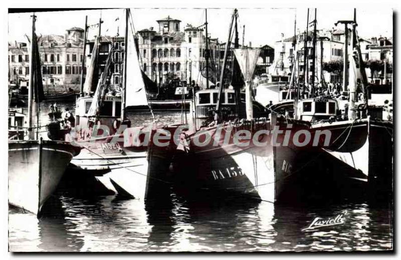 Postcard Old Saint Jean De Luz Port