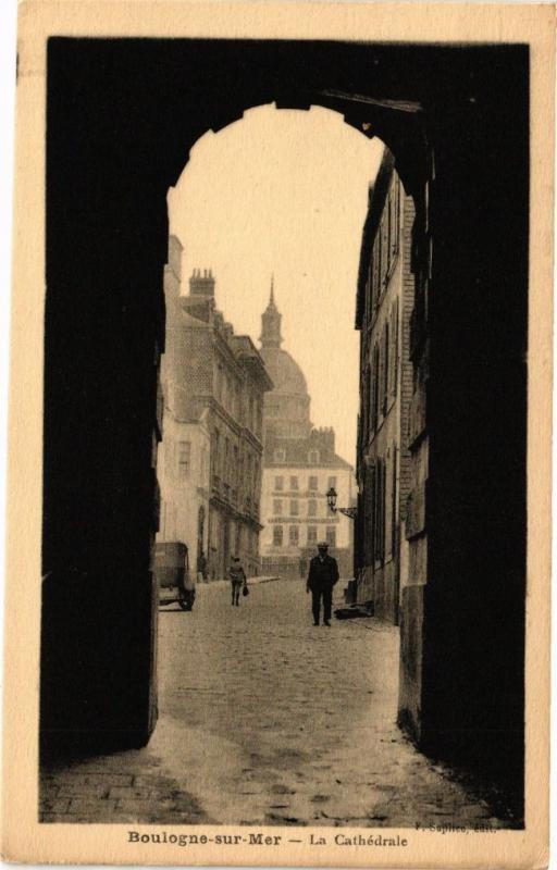 CPA BOULOGNE-sur-MER - La Cathedrale (129268)