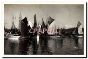 Postcard Modern fishing boat Concarneau tuna vessels Group
