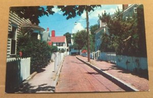 VINTAGE UNUSED POSTCARD - MARTIN LANE, NANTUCKET, MASSACHUSETTS