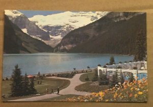 VINT POSTCARD UNUSED - LAKE LOUISE & VICTORIA GLACIER, CANADIAN ROCKIES, CANADA