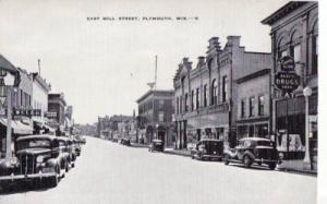 BD79.Vintage US Linen Postcard.East Mill Street,Plymouth.Wis