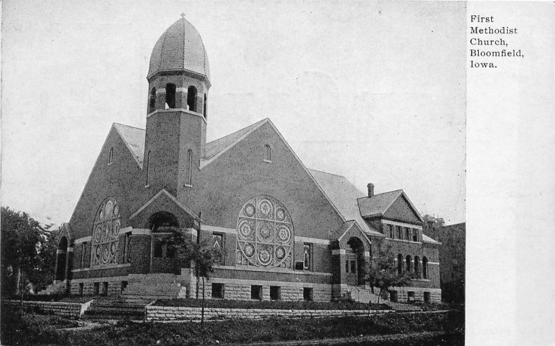 J45/ Bloomfield Iowa Postcard c1910 First Methodist Church Building 249