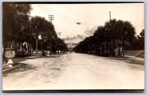 K23/ Seabreeze Florida RPPC Postcard c1940s Street Scene Clarendon 360