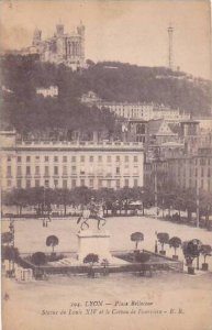 France Lyon La Place Bellecour Statue de Louis XIV et Coteau de Fourviere