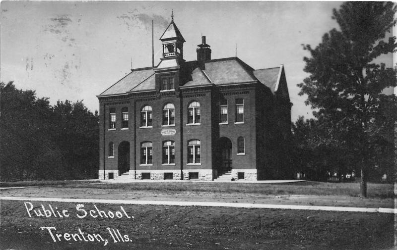 F22/ Trenton Illinois RPPC Postcard 1912 Public School