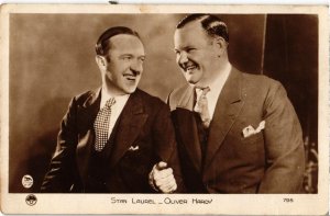 CPA AK FILM STAR Stan Laurel & Oliver Hardy (94201)