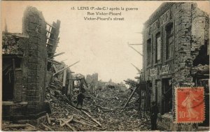 CPA LENS-aprés la guerre-Rue Victor-Picard (44114)
