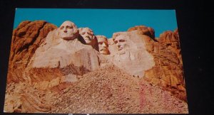 VINTAGE UNUSED  POSTCARD  MT. RUSHMORE, BLACK HILLS, SOUTH DAKOTA