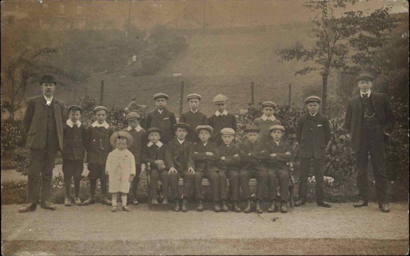 Sheffield So. Yorkshire Children Group Photo School c1900s Real Photo Postcard