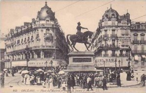 France Orleans La Place du Martroi et Statue de Jeanne d'Arc