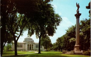 Vtg Gilbert M Simmons Library in Library Park Kenosha Wisconsin WI Postcard