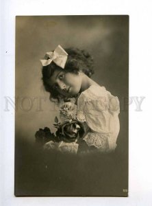 234159 FASHION Charming Girl w/ ROSES Vintage PHOTO postcard