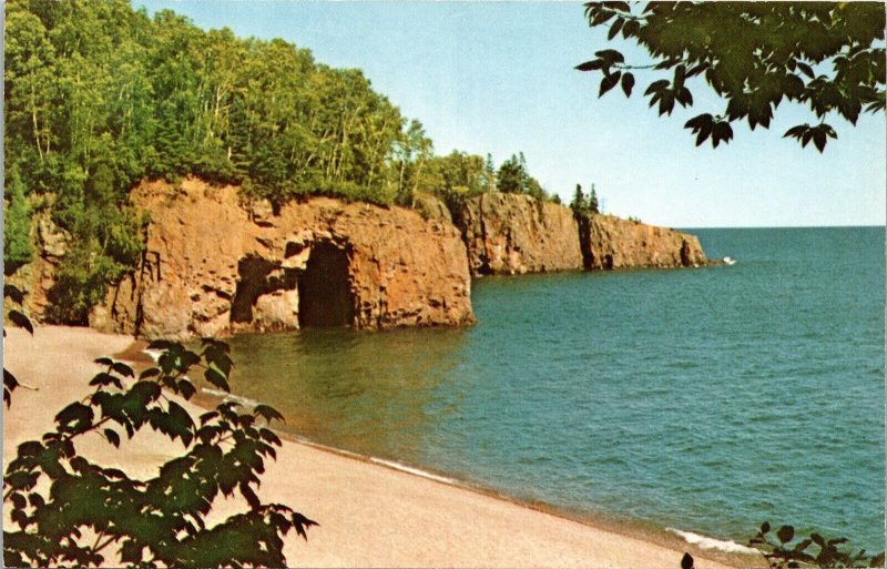 Cave Waves N Shore Dr Near Silver Bay Minnesota Postcard VTG UNP Dexter Vintage 