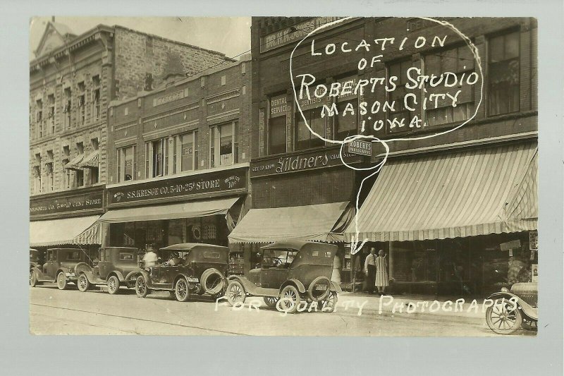 Mason City IOWA RPPC c1920 ADVERTISING Roberts PHOTOGRAPHY STUDIO Quality Photos