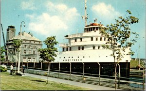 Vtg 1950s World Famous Soo Locks Saults Ste. Marie Michigan Unused Postcard