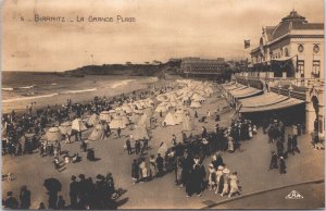 France Biarritz La Grande Plage Vintage RPPC 03.62