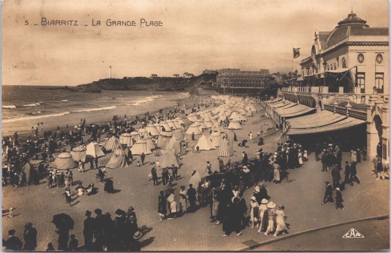 France Biarritz La Grande Plage Vintage RPPC 03.62