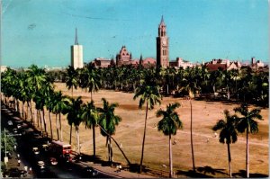 VINTAGE CONTINENTAL SIZE POSTCARD RAJABAL TOWER AND HIGH COURT INDIA AERLY 1970s