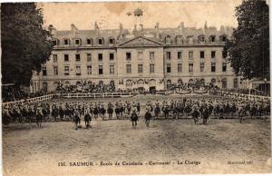 CPA SAUMUR - École de Cavalerie - Carrousel - La Charge (207761)